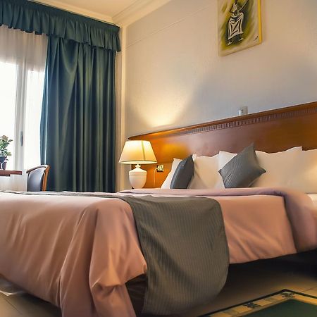 Hotel Splendid Ουαγκαντουγκού Εξωτερικό φωτογραφία