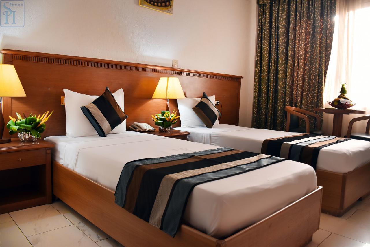 Hotel Splendid Ουαγκαντουγκού Εξωτερικό φωτογραφία