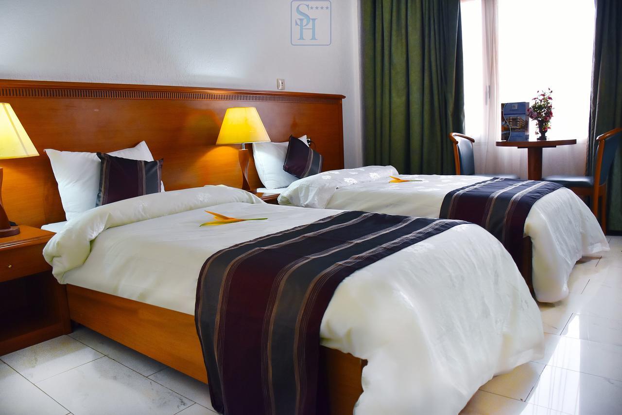 Hotel Splendid Ουαγκαντουγκού Εξωτερικό φωτογραφία