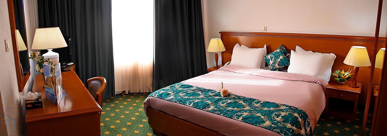 Hotel Splendid Ουαγκαντουγκού Εξωτερικό φωτογραφία
